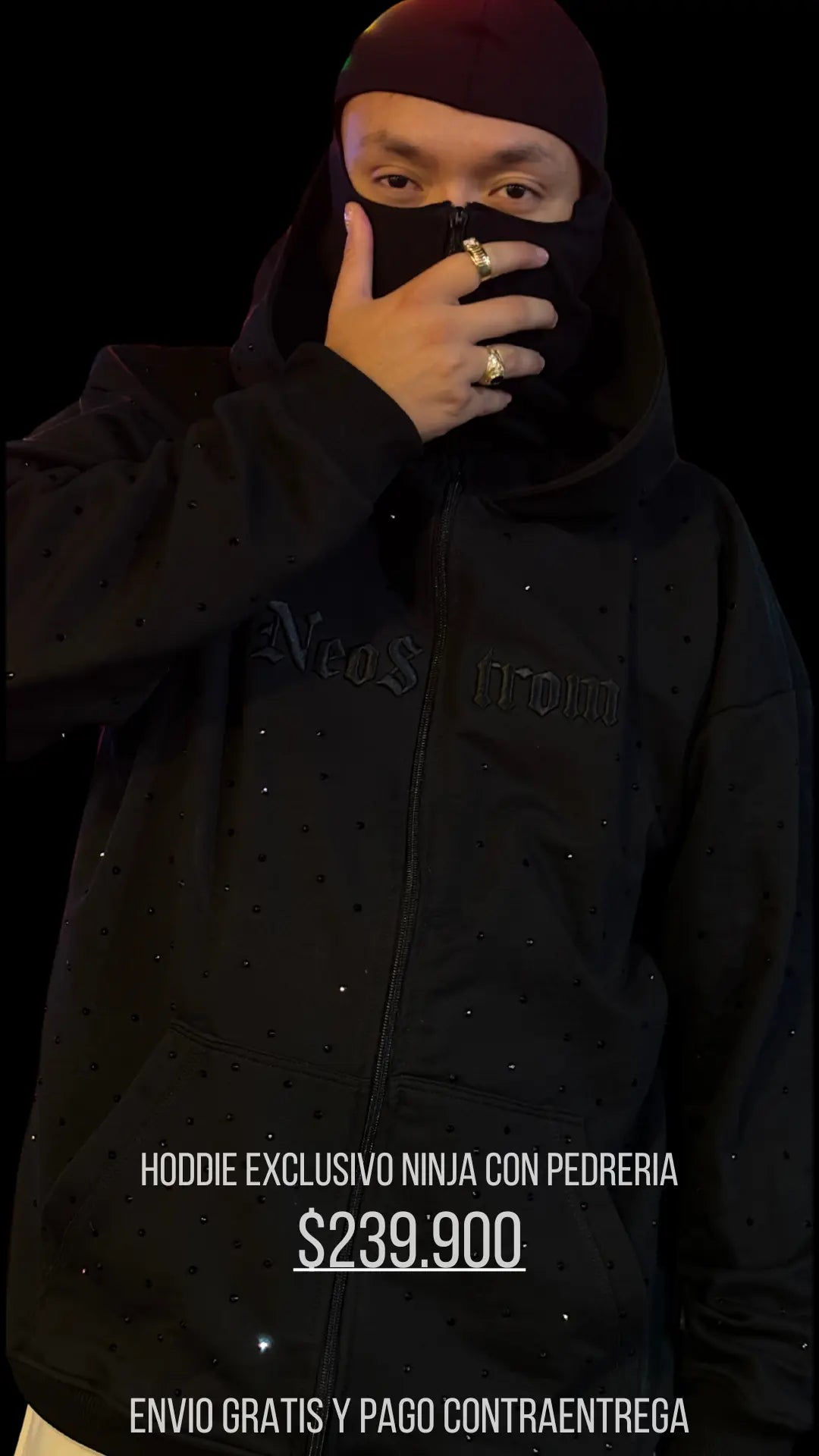 Describes the appearance of the image